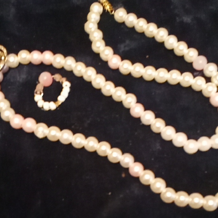 Elegant Cream And Pink Pearl Necklace Free Gift Included